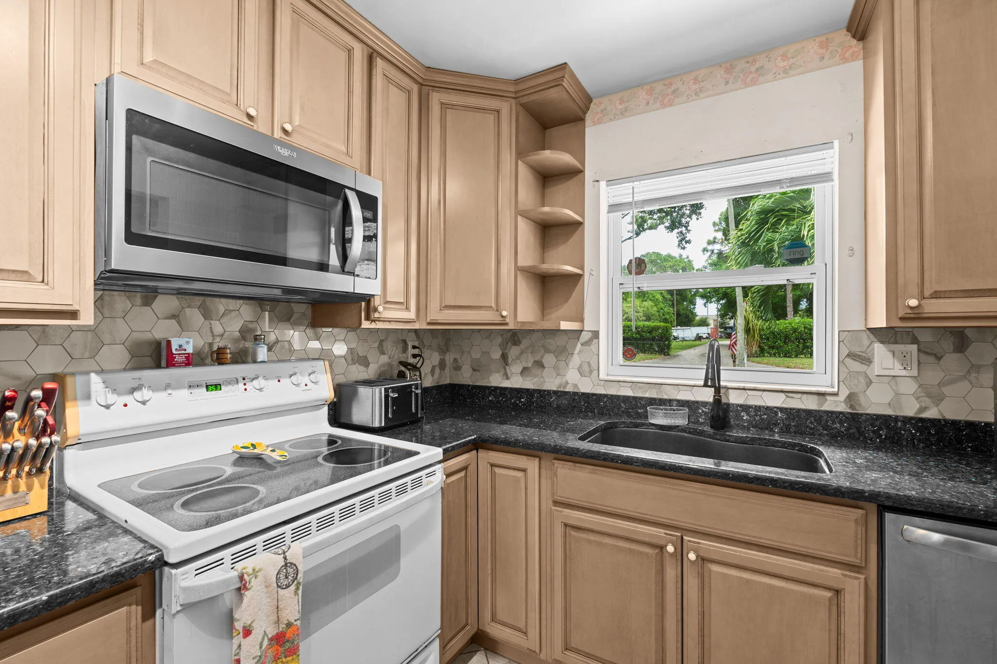 23-web-or-mls-A7404503
