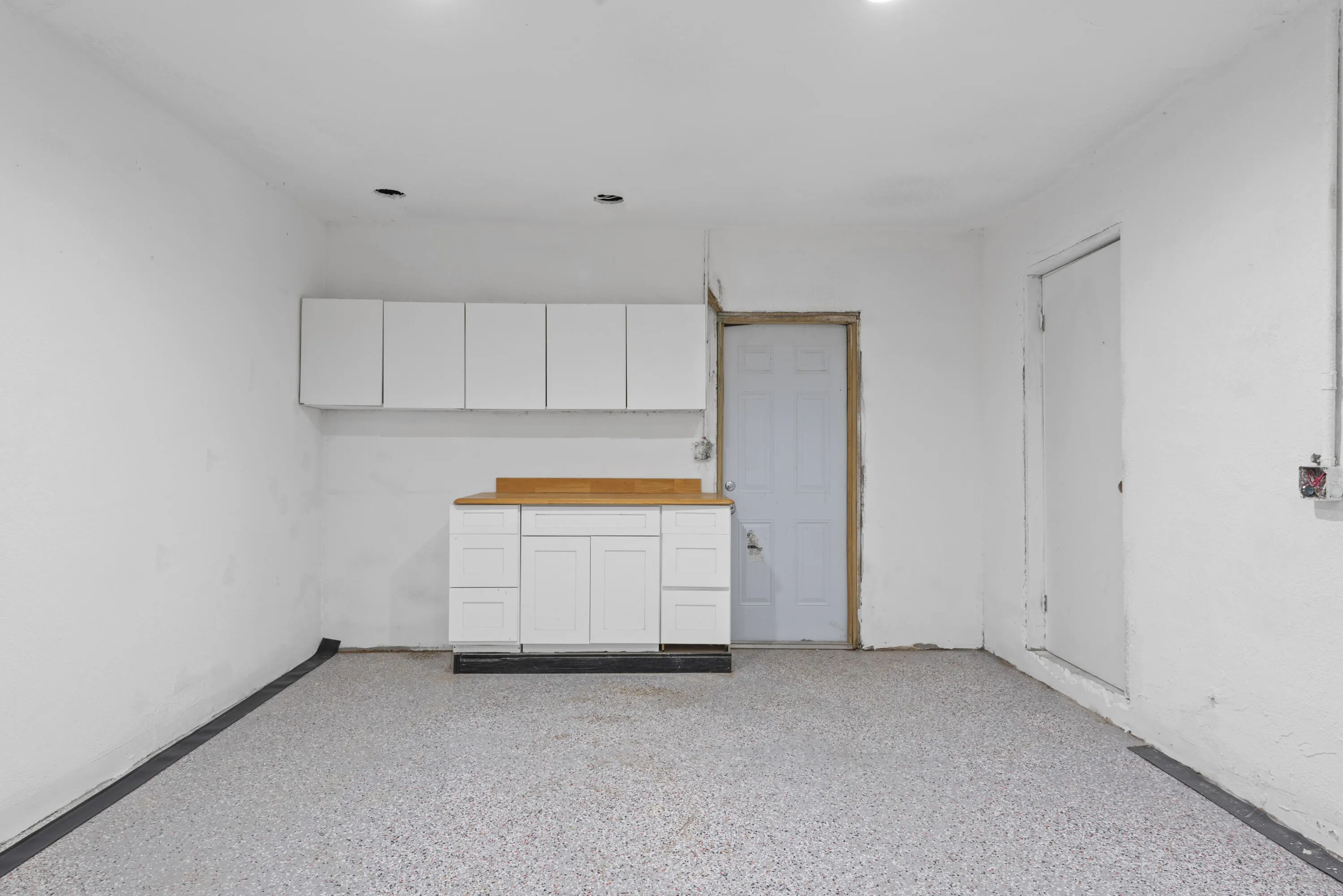 gargage with workbench area