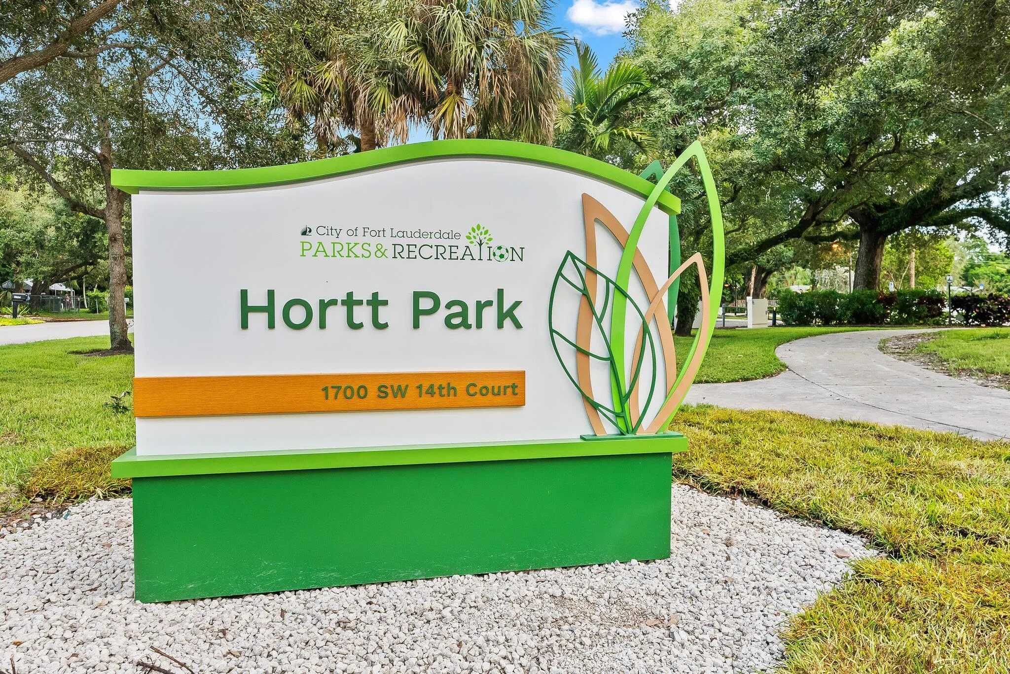NO HOA with private park!