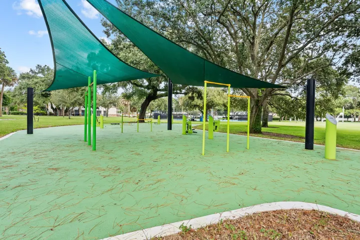 Workout stations