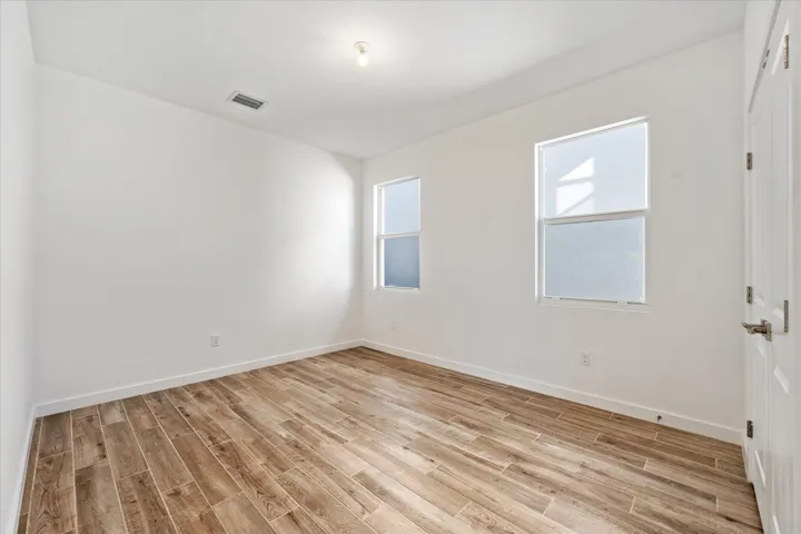 18478 Claybrook (40)