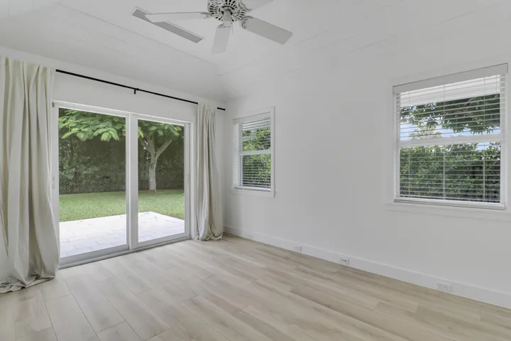 Bedroom - light and bright