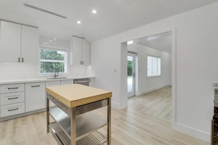 Kitchen with Island II