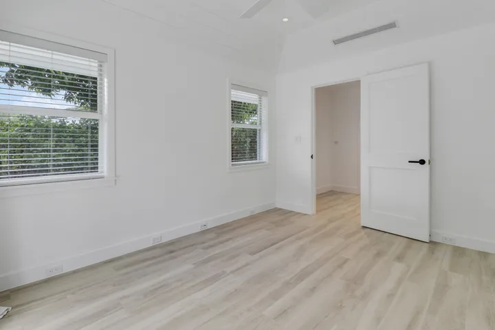 Bedroom - Entry