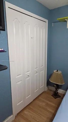 1ST BEDROOM UPSTAIRS 2