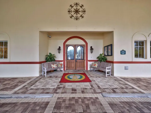 5 - Clubhouse entrance