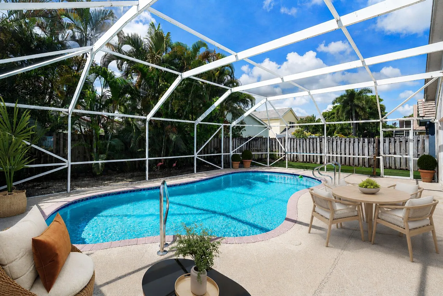 w/ Removable Child Safety Fence
