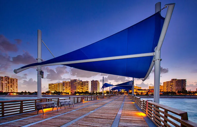 Walking distance to all Lauderdale By the Sea attractions. Just minutes to Pompano Beach and Fort Lauderdale Beach as well.