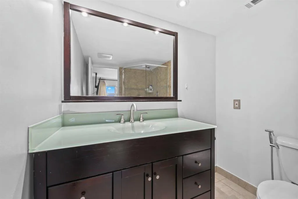 Primary Bedroom Ensuite with water views