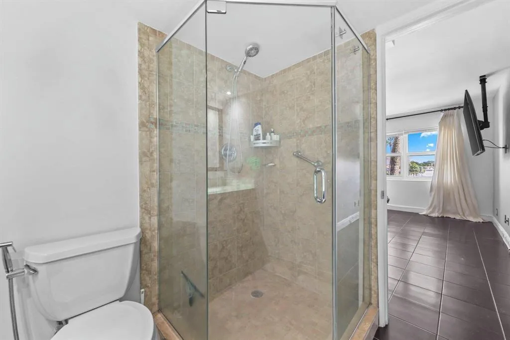 Primary Bedroom Ensuite with water views