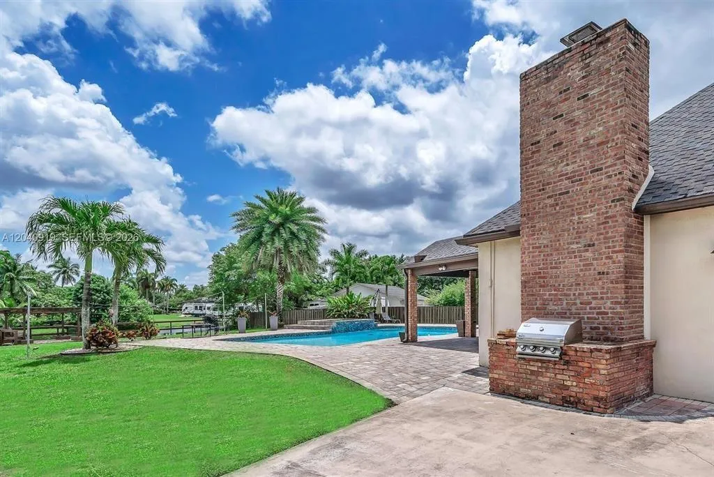 Property photo 30