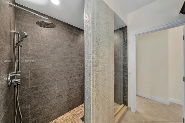 sw master bath1