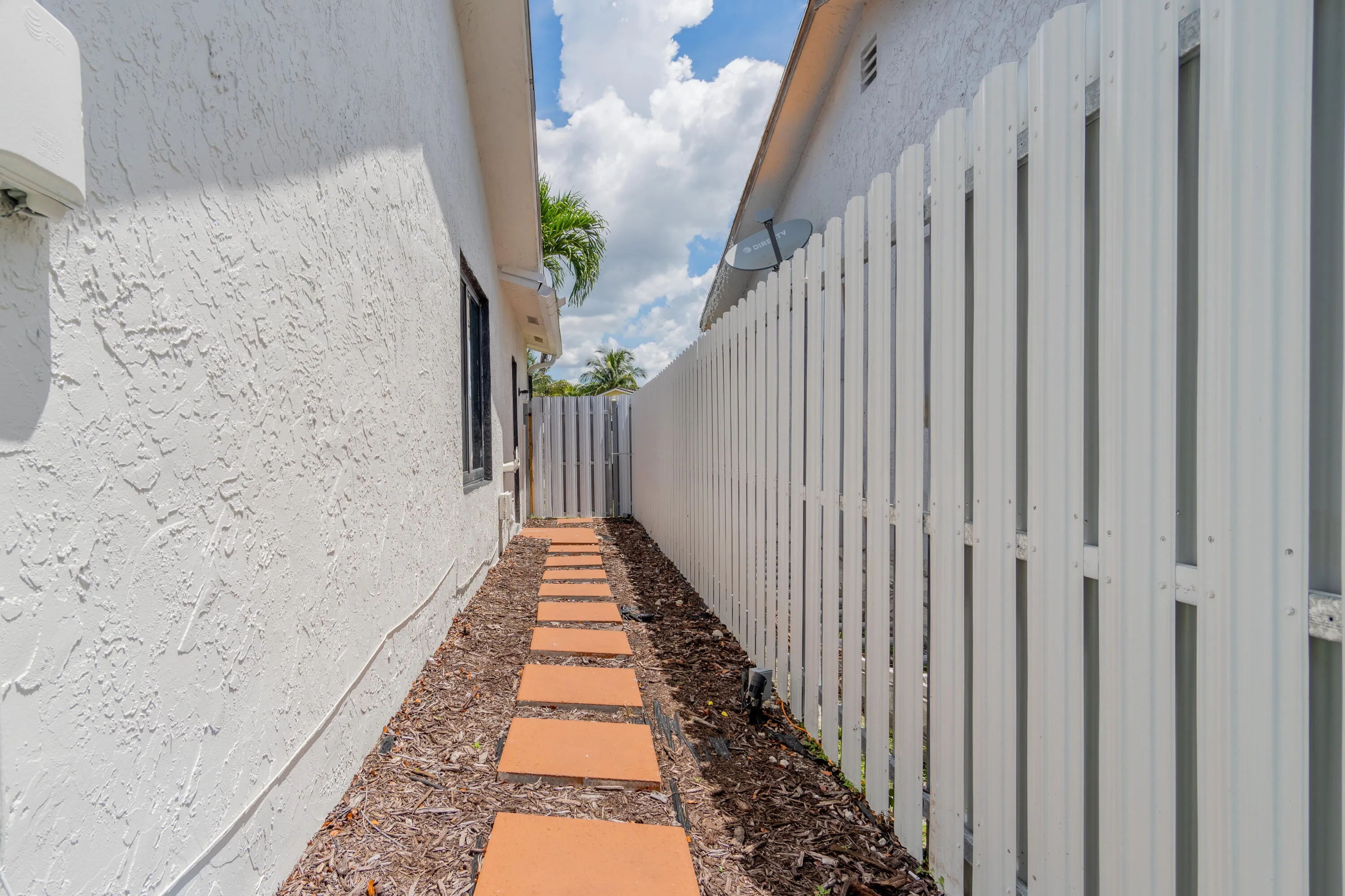 11010 NW 24th Ct-34