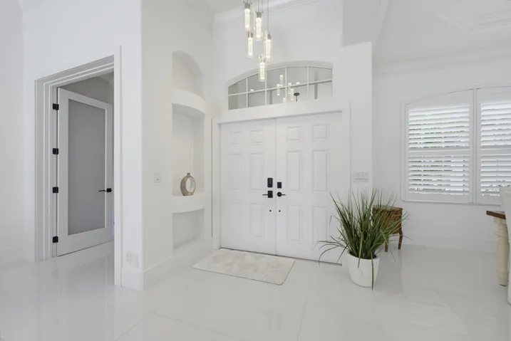 Foyer / Dining Room