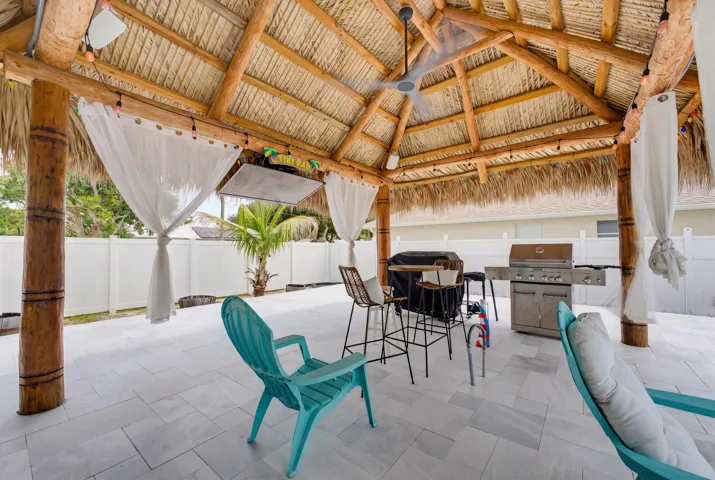 Tiki Hut