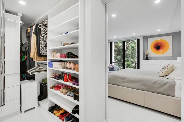 Walk in closet
