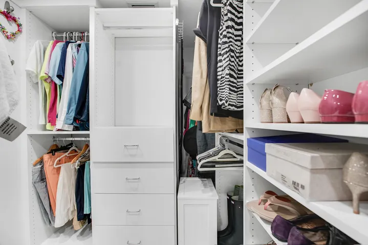 Walk in closet