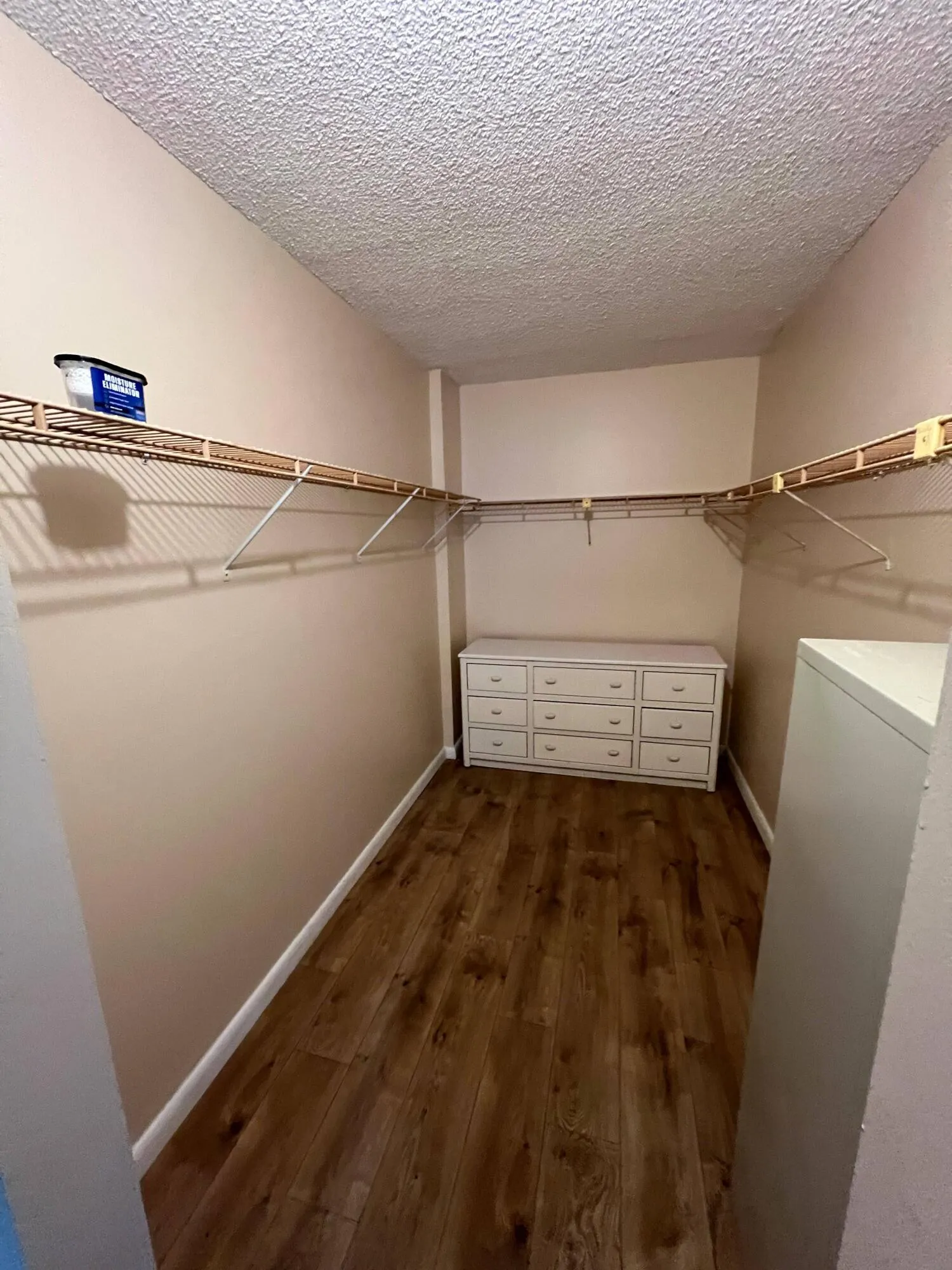 WALIN CLOSET