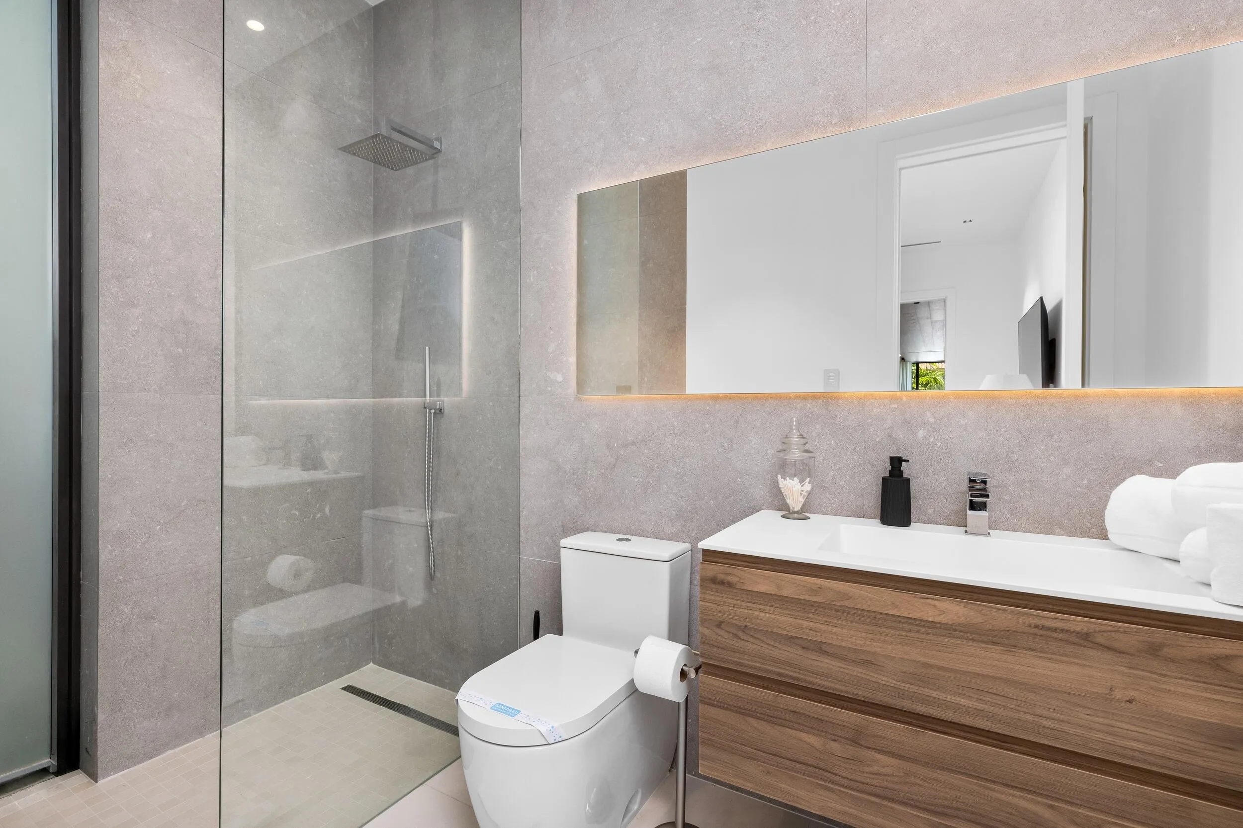 Guest Bath 7