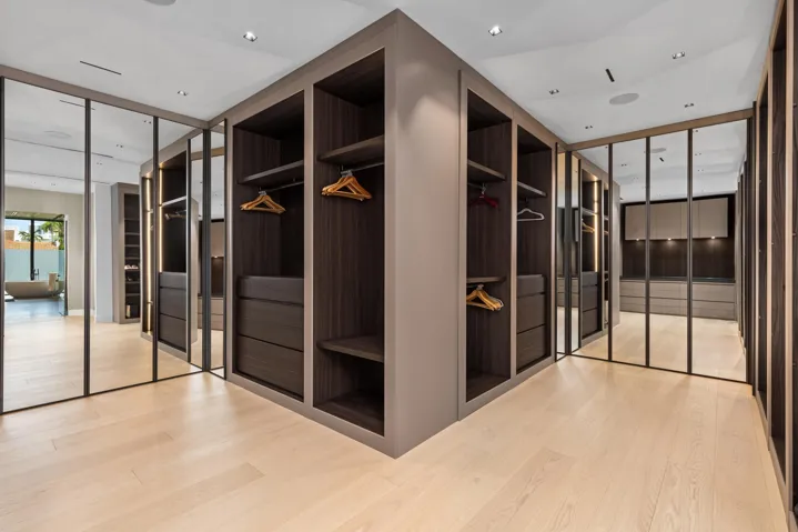 Master Closet 2