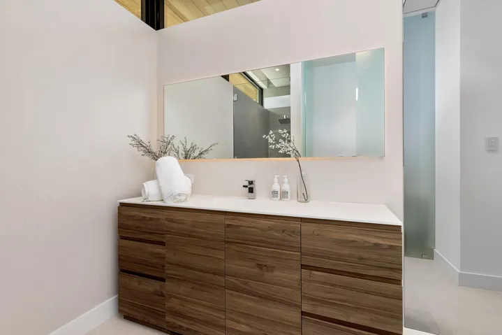 Guest Bath 3