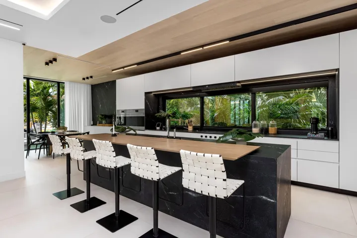 Kitchen 8