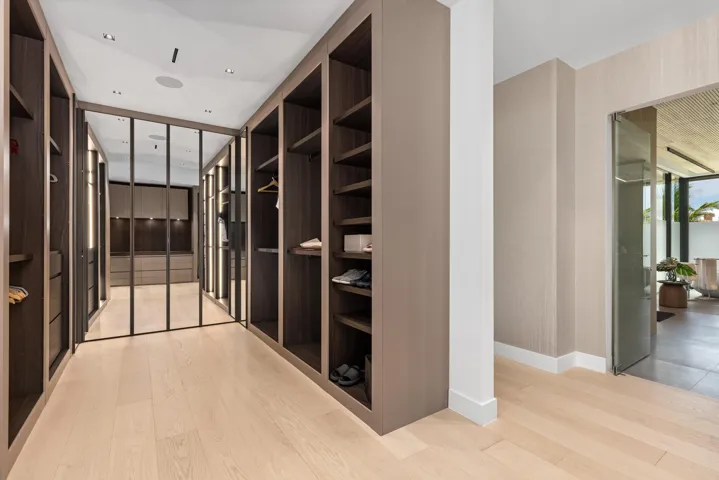 Master Closet 3