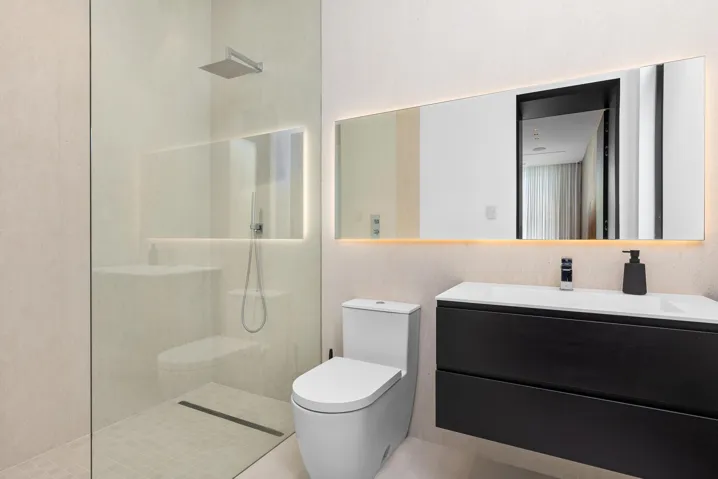 Guest Bath 1
