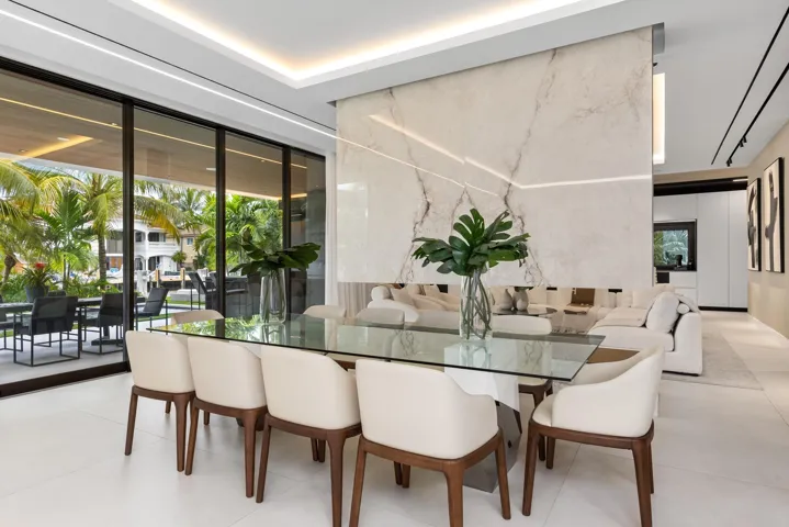 Dining 2