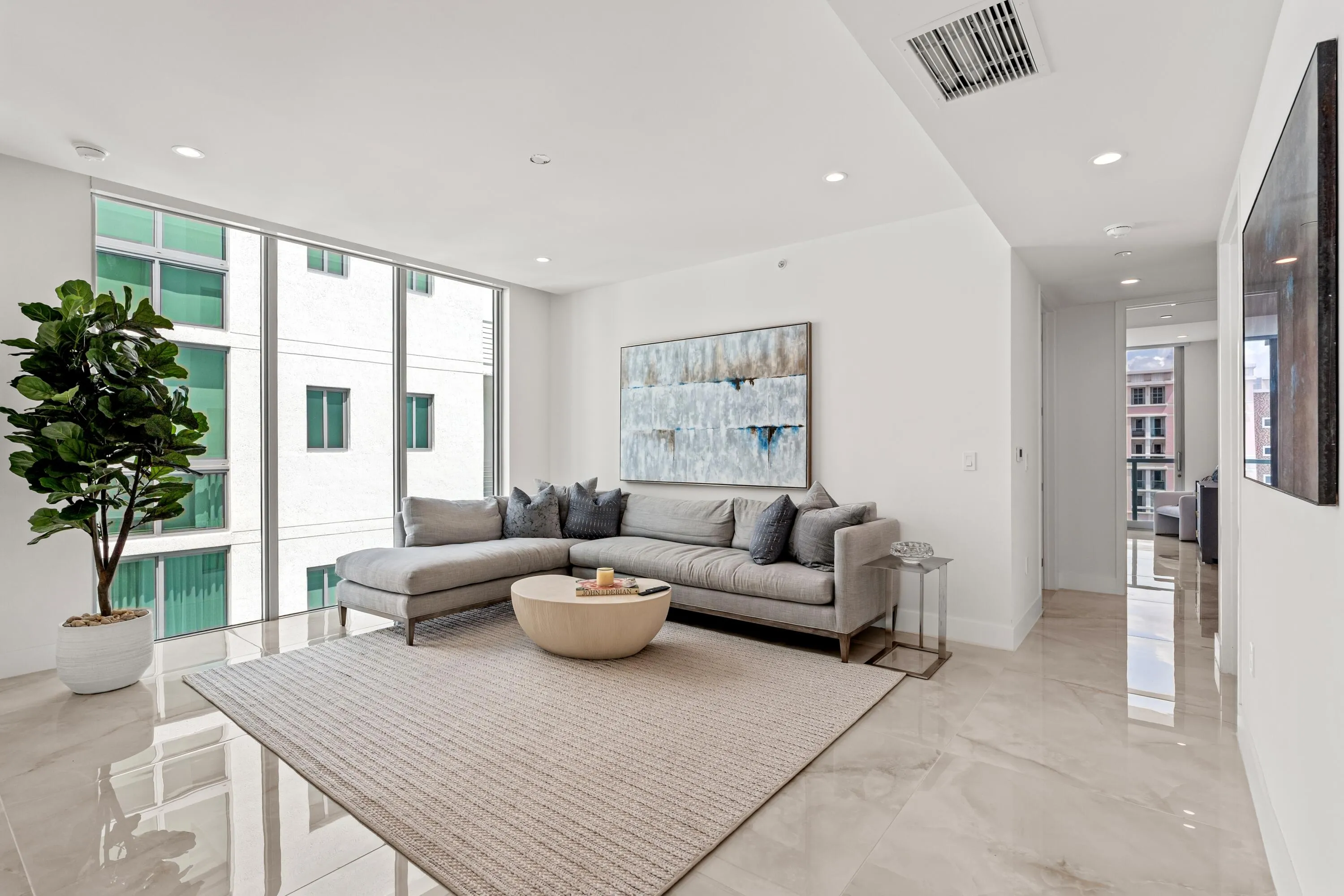 DEN/FAMILY ROOM