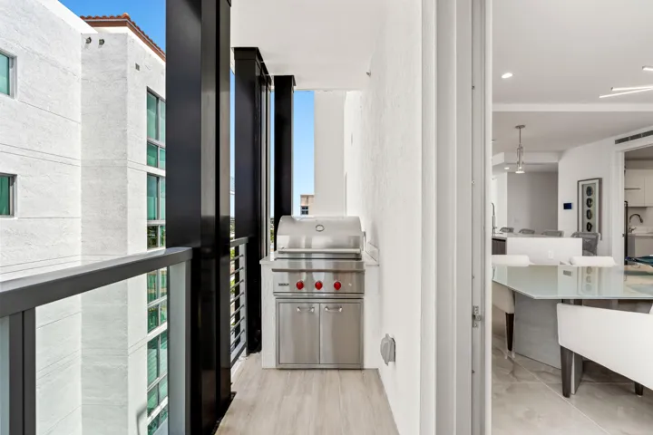 BALCONY SUMMER KITCHEN