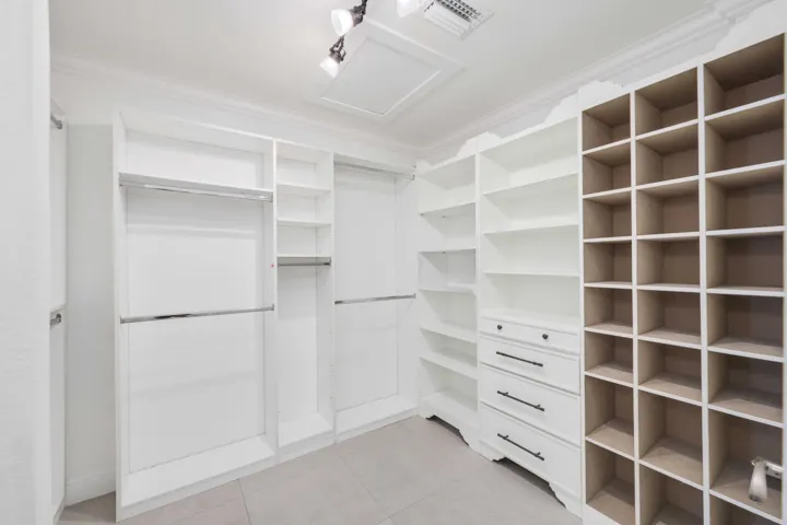 Walk-in Closet