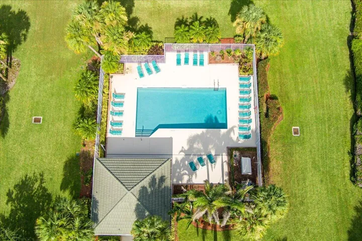 Pool and Clubhouse