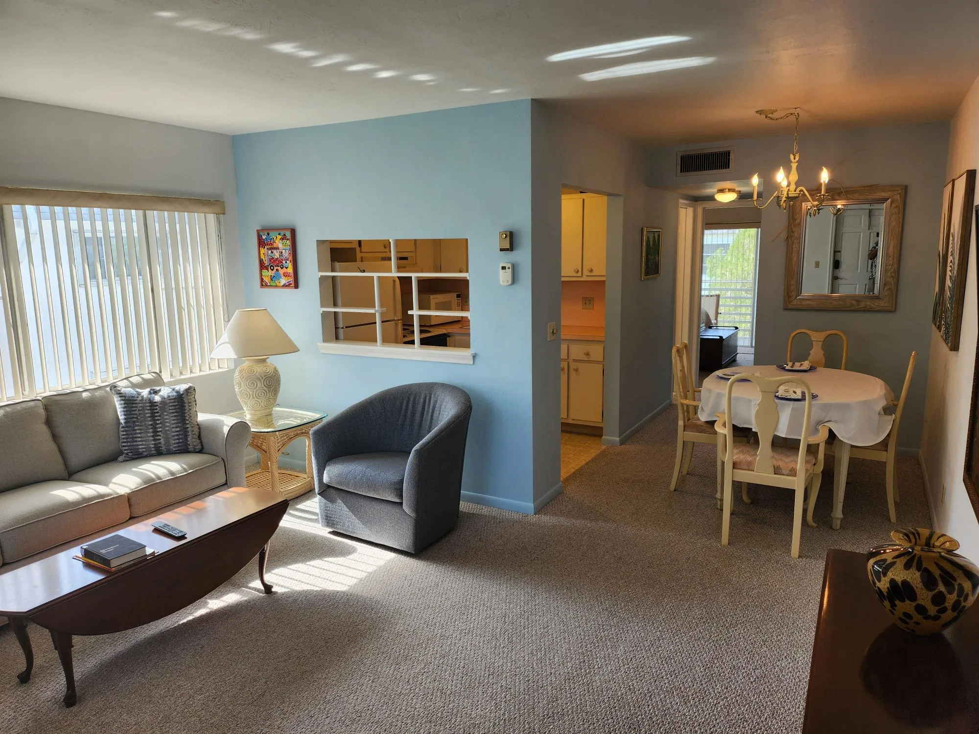 3322 Cyn Ln 208 LR4