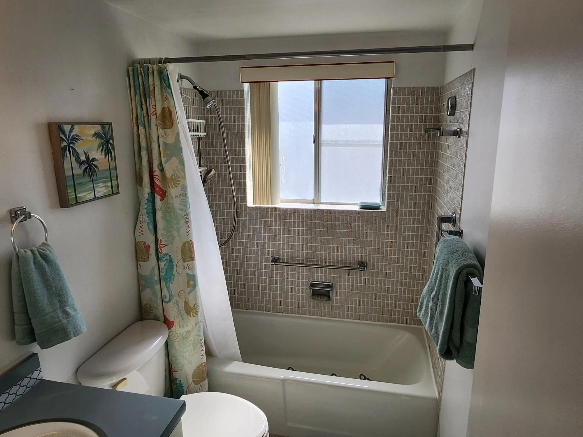 3322 Cyn Ln 208 Bath2