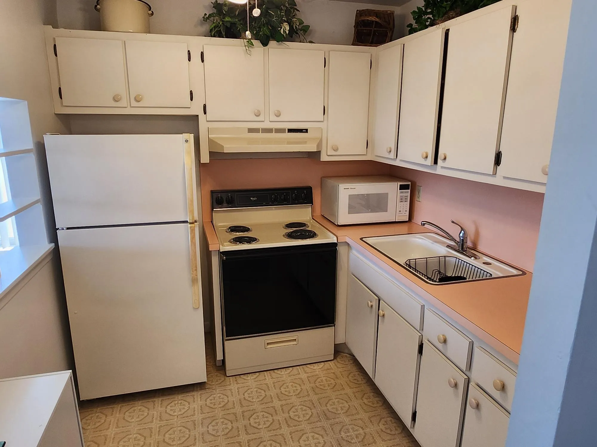 3322 Cyn Ln 208 Kit2