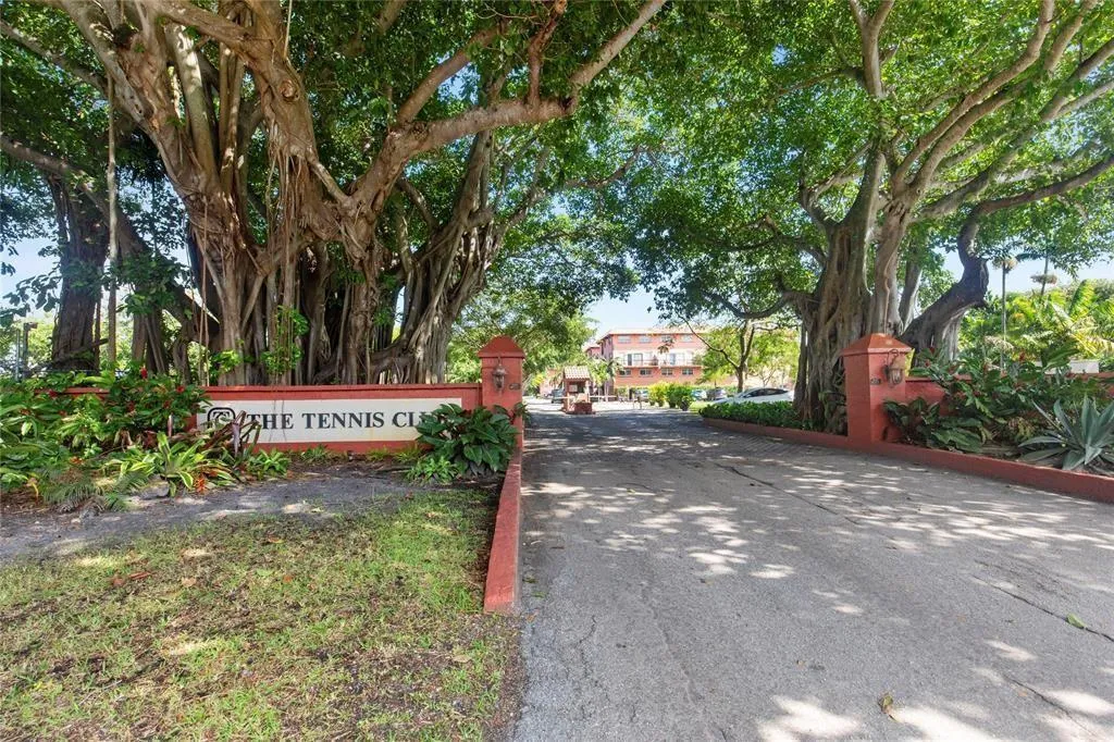 tennis club entrance