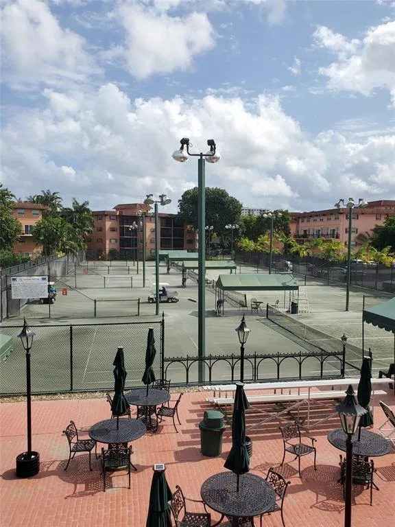 tennis club courts