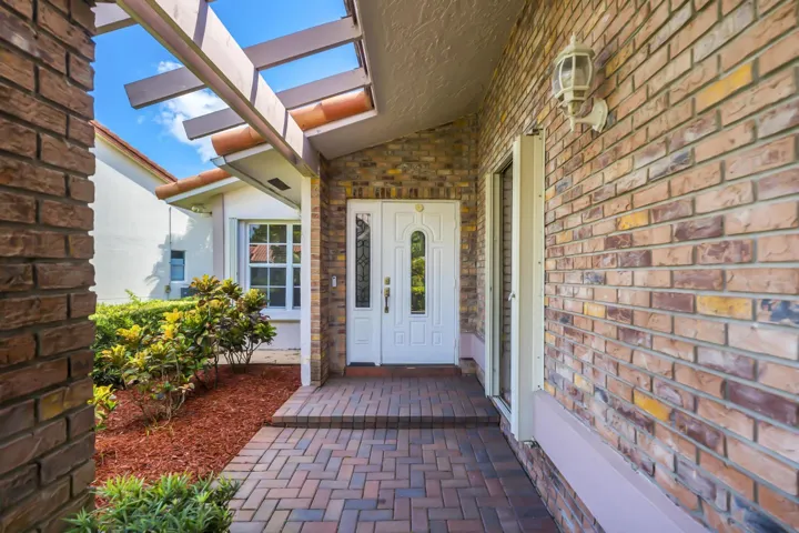 045