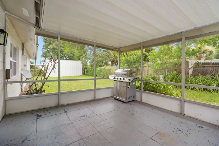 screened lanai