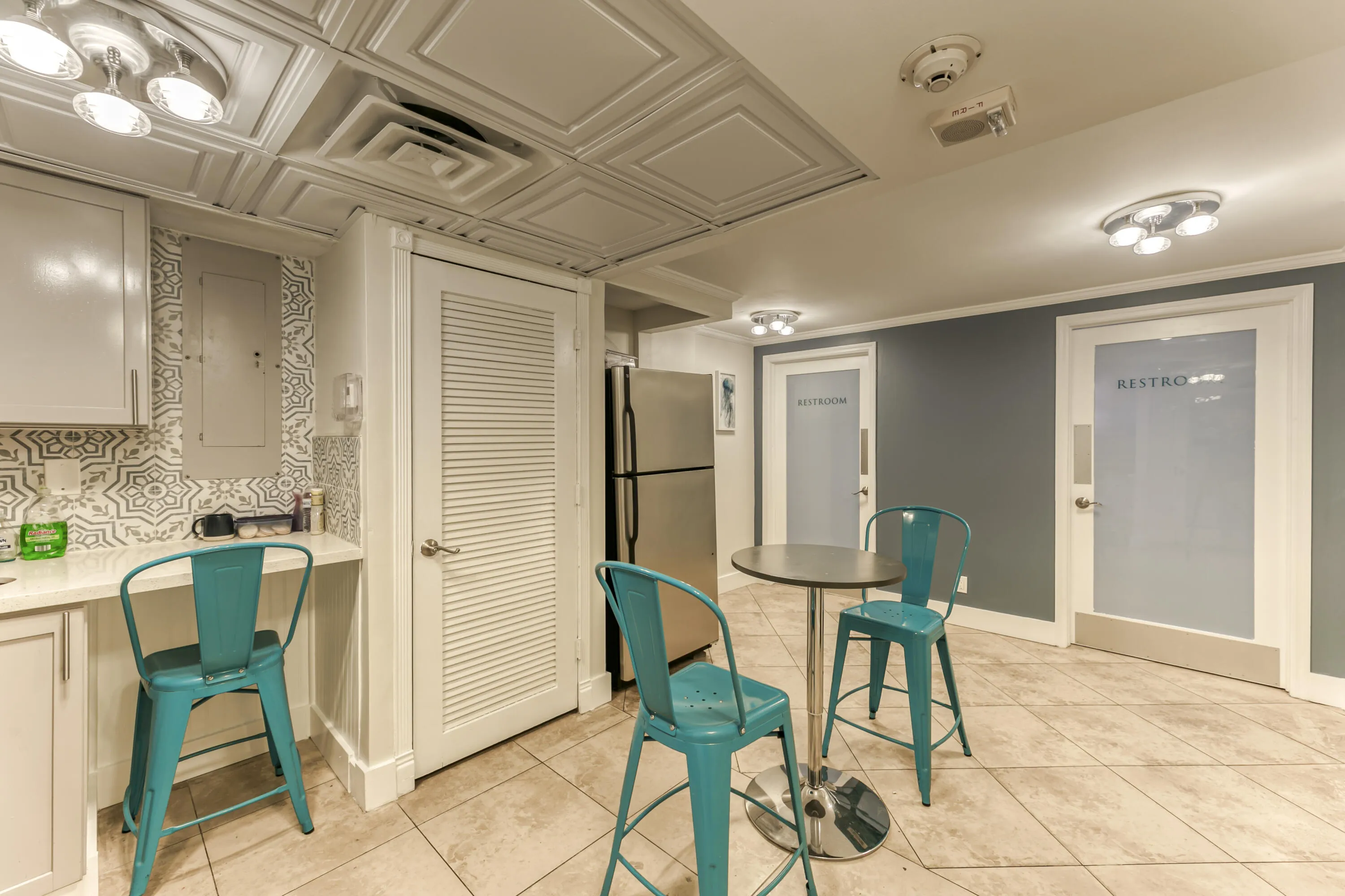 lauderdale tower kitchen (1)
