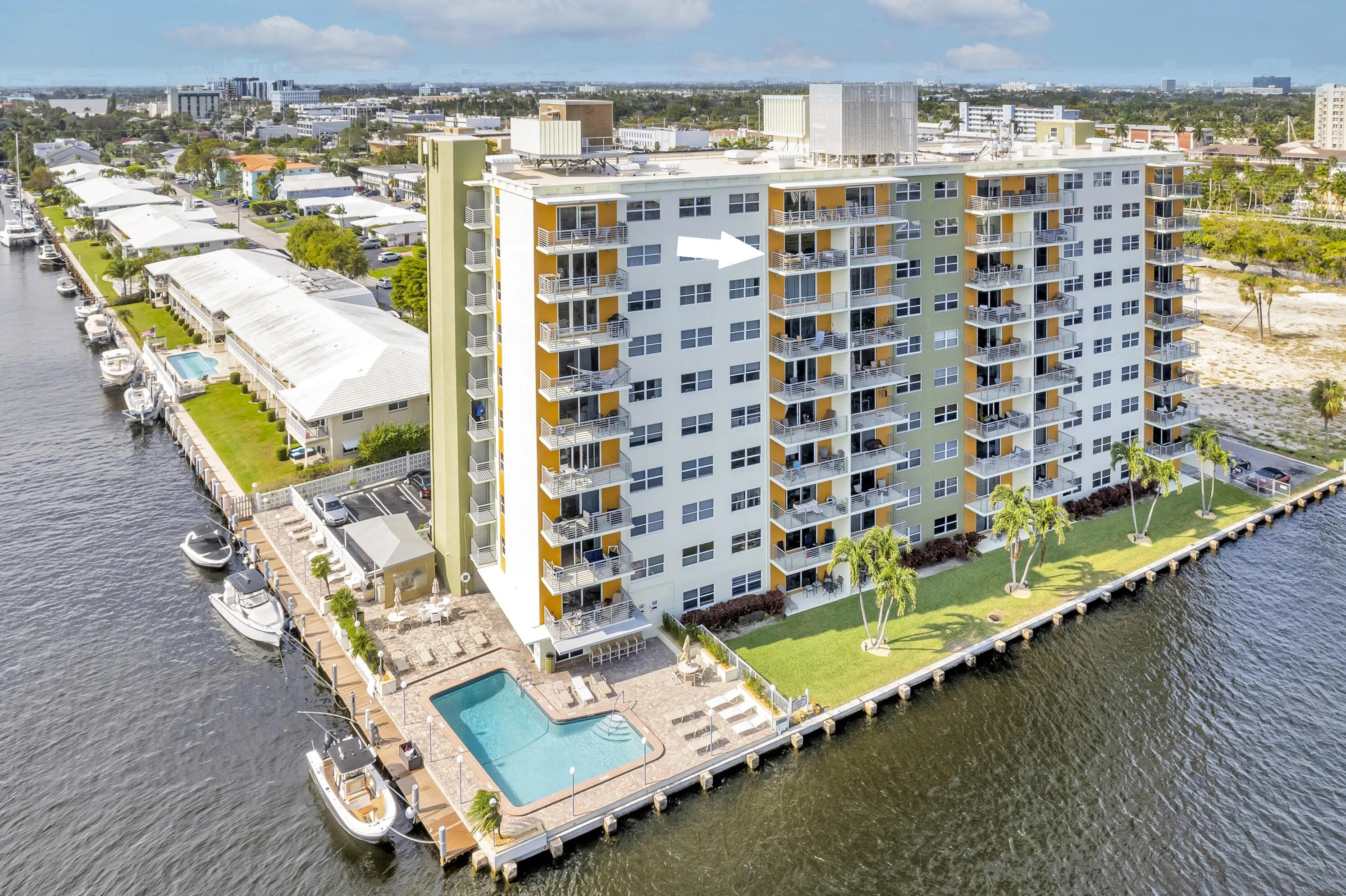 lauderdale tower aerial 9i arrow