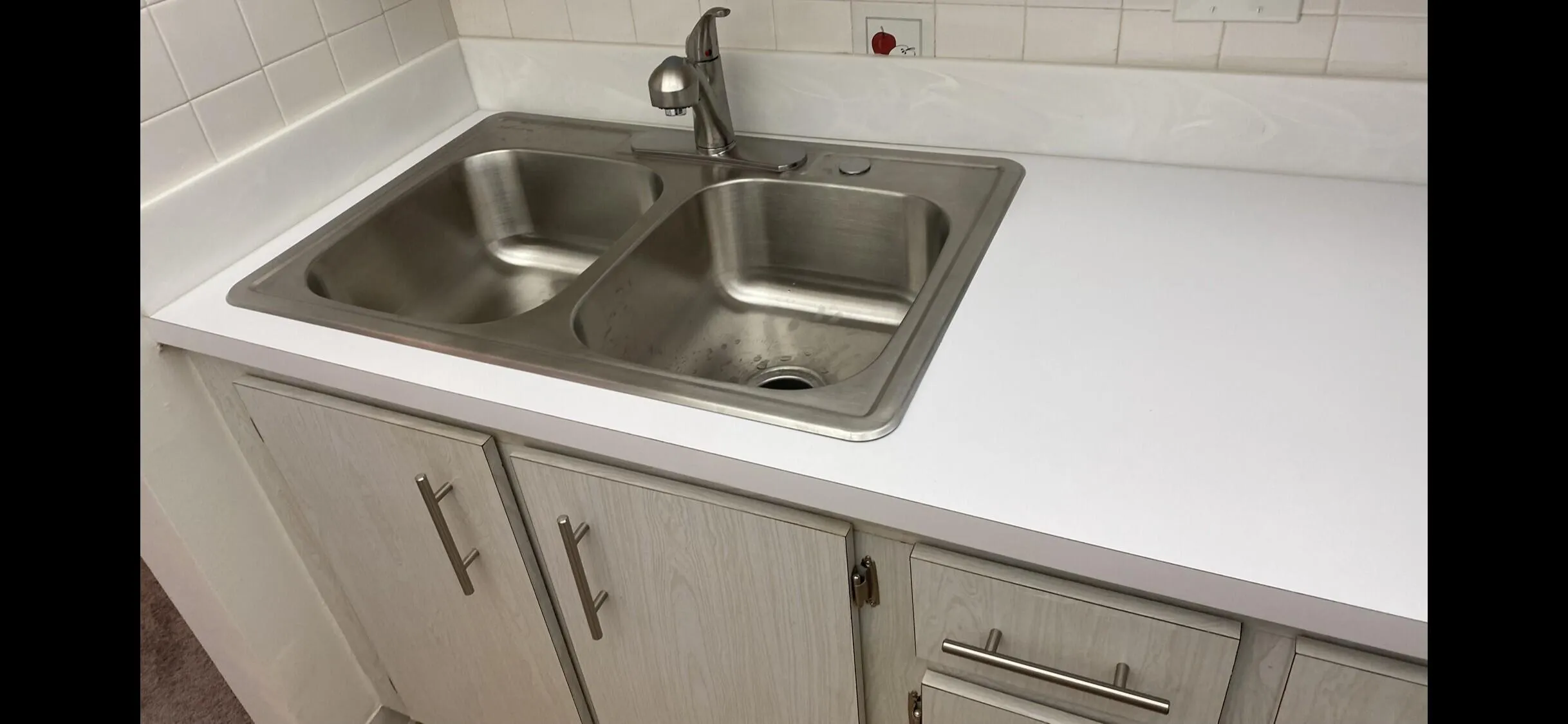 Kit sink area