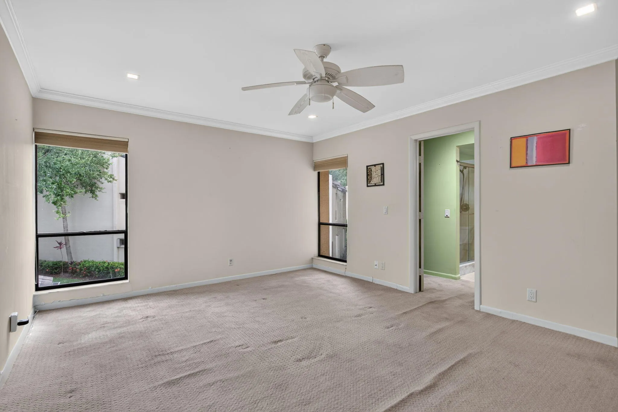 MAIN BEDROOM