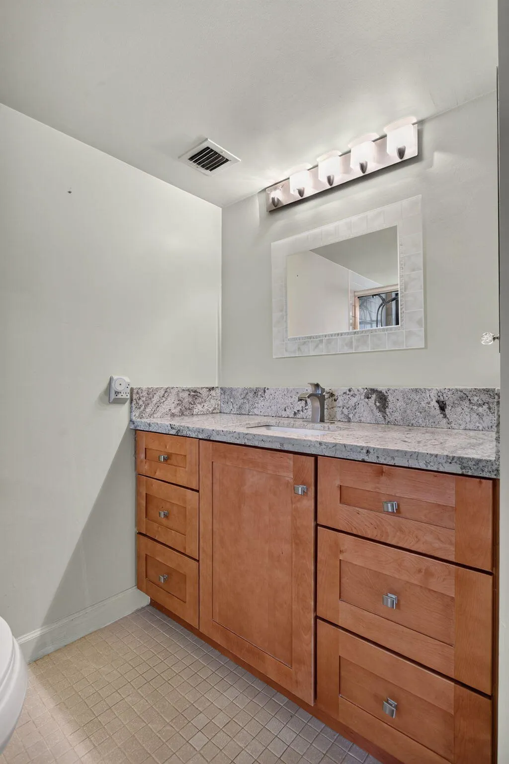 MAIN BATHROOM