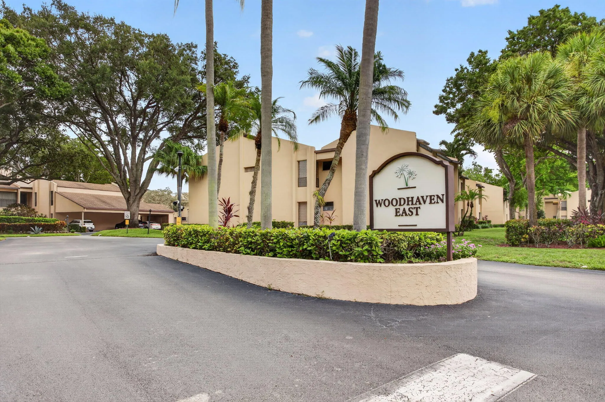 WOODHAVEN EAST ENTRANCE