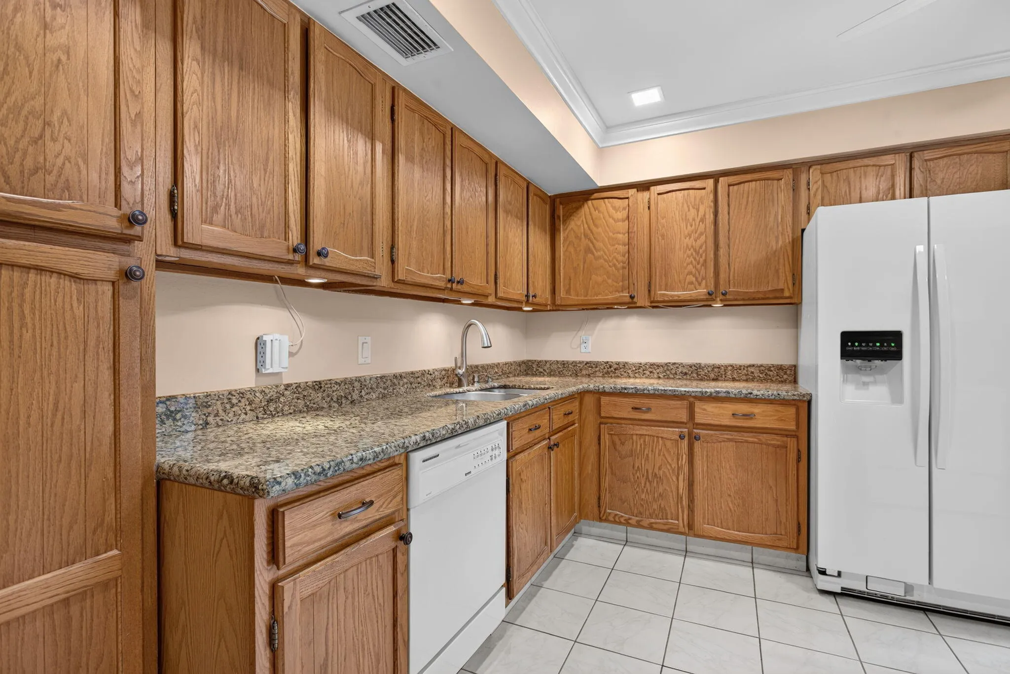 LOADS OF CABINETS