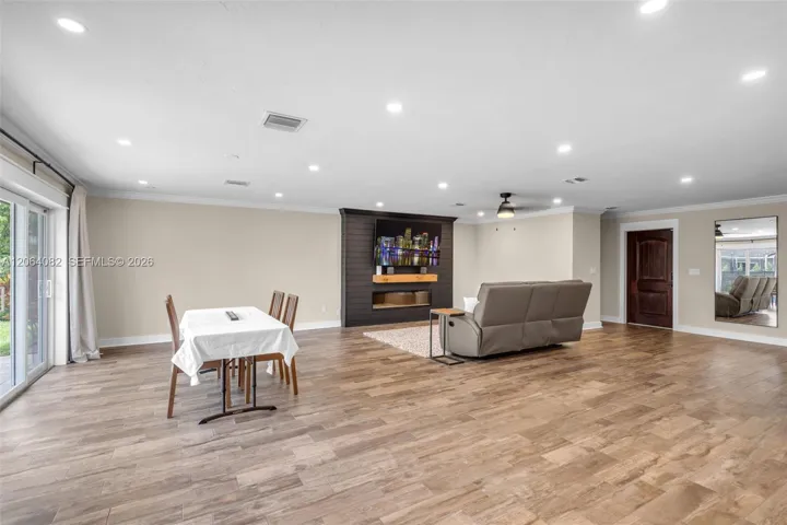 Dining/Living