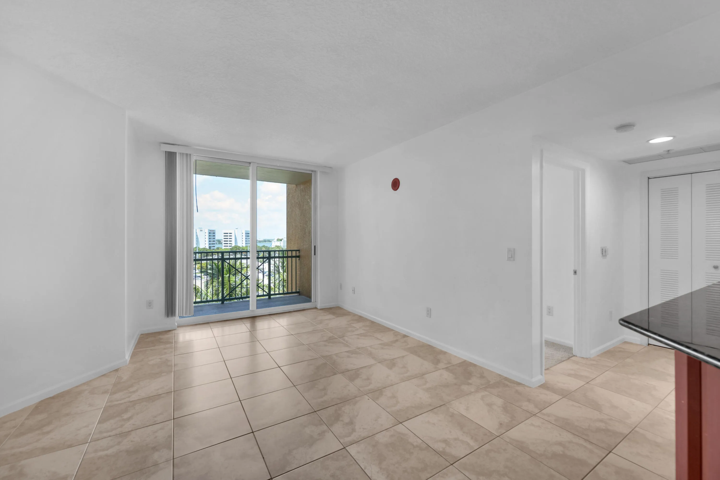 20 - 403 S Sapodilla 612