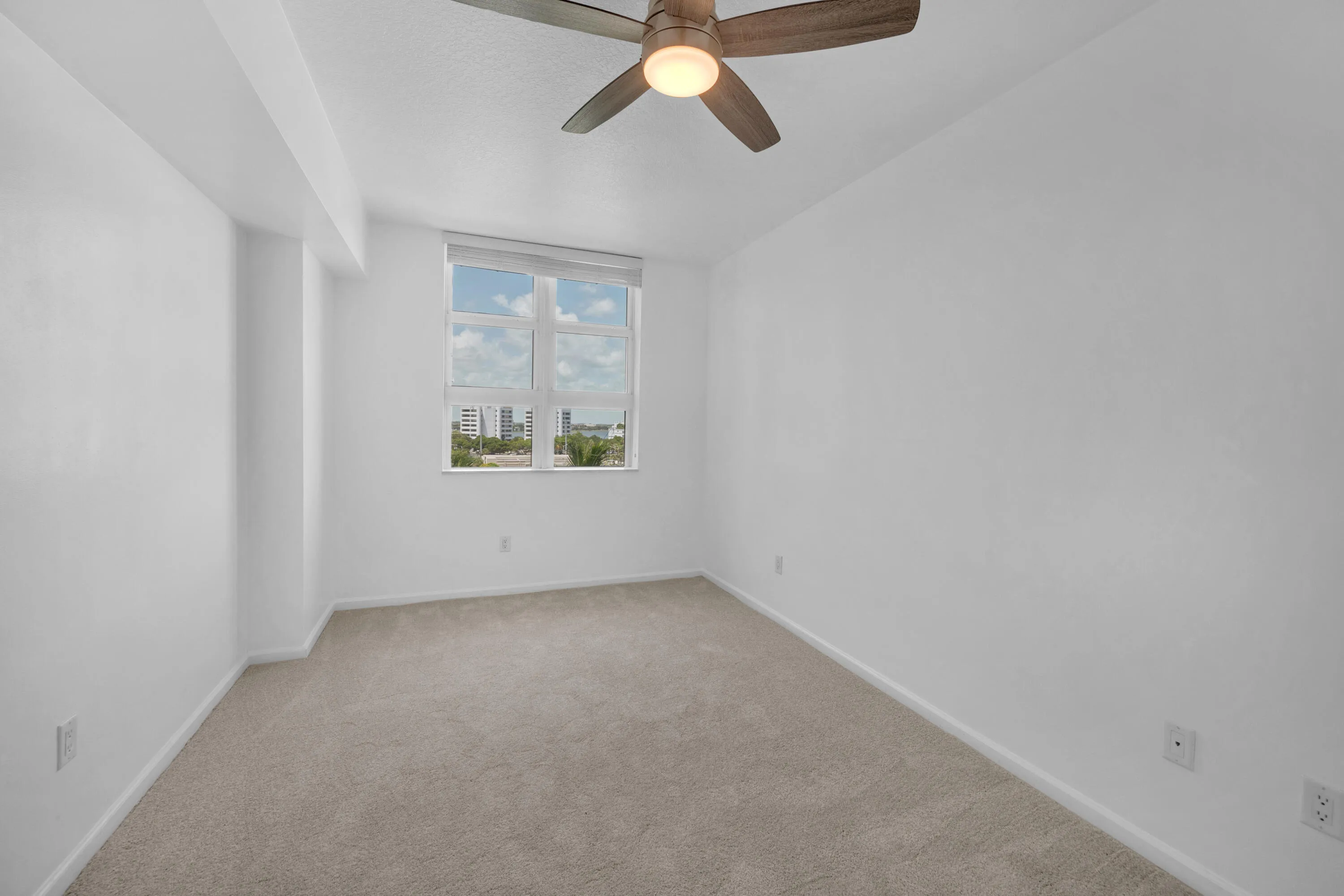 39 - 403 S Sapodilla 612